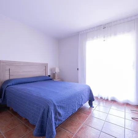 Amplio Piso A 150m De La Playa Con Estacionamiento Y Aire Acondicionado - Es-325-44 *